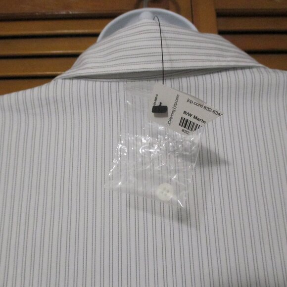 Worthington top NEW button down stretch, white w/black vertical lines size 18 - Picture 10 of 11